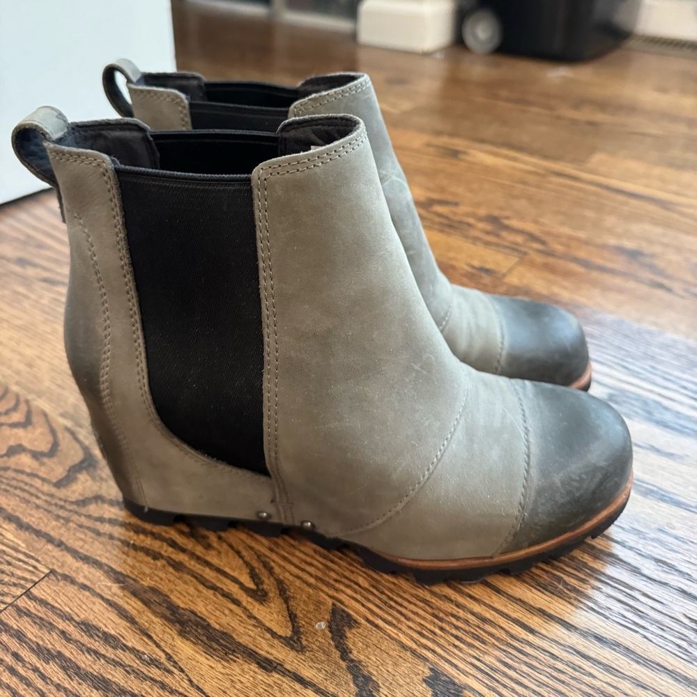 Sorel grey wedge booties